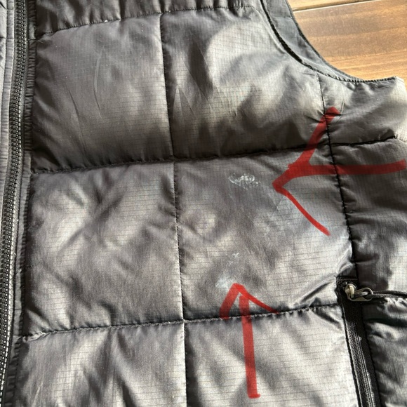 North Face 550 Down Vest in Men’s LG - Picture 2 of 5